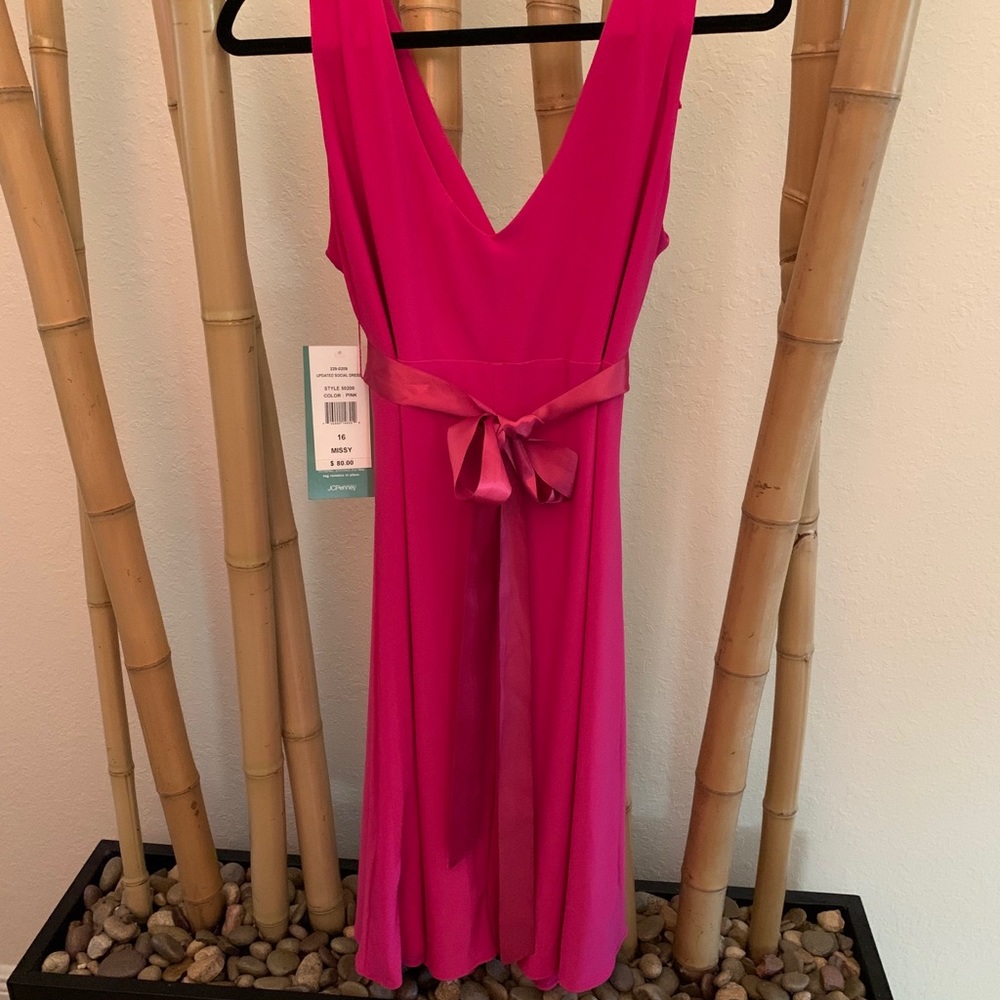 Pink dress 🌺🌺 - Picture 3 of 5